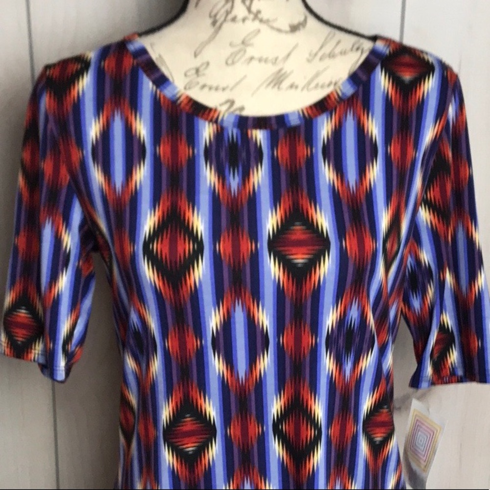 M Gigi NWT - Medium Gorgeous Pattern !